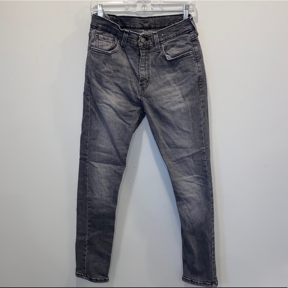Grey Levi’s jeans